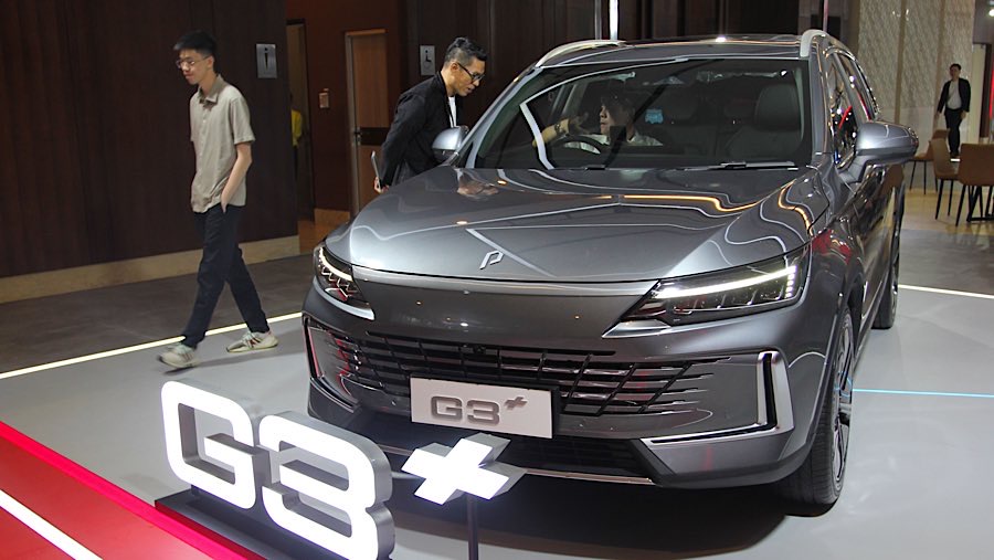 Polytron menjadi perusahaan elektronik yang tampil sebagai peserta pameran otomotif yang menampilkan mobil listrik G3+. (Bloomberg Technoz/Andre)