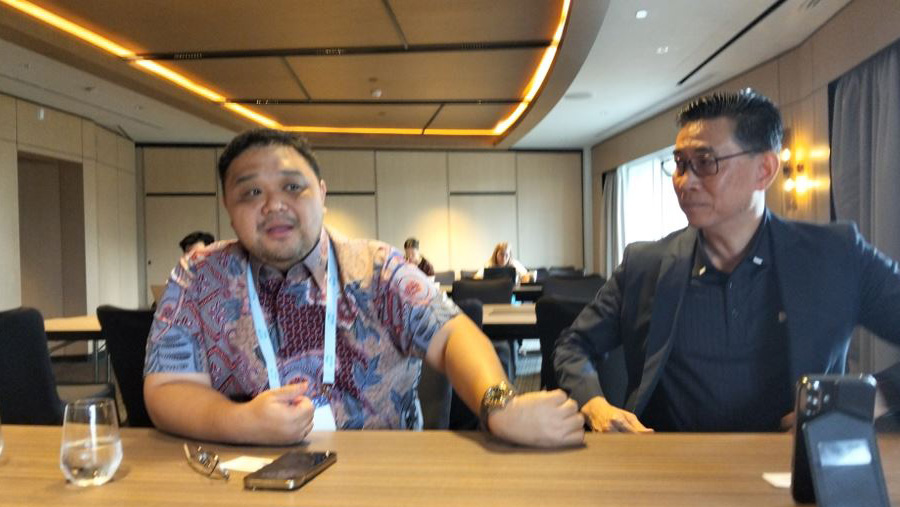 CIO Kawan Lama, Renaldi Tjahaya dan Managing Director, SAP Indonesia, Andreas Diantoro(Bloomberg Technoz/Hidayat Setiaji)