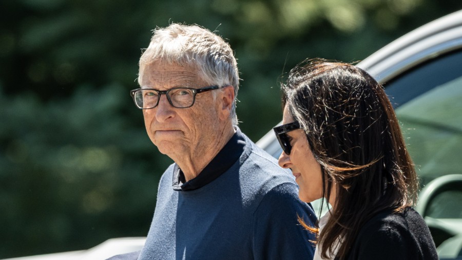 Bill Gates, co-chair Yayasan Bill & Melinda Gates, saat berada di Konferensi Allen & Co. Media and Technology. (David Paul Morris/Bloomberg)