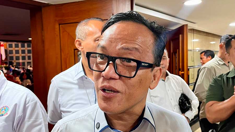 Wakil Menteri Ketenagakerjaan, Immanuel Ebenezer Gerungan usai acara Dewas Menyapa Indonesia di Jakarta, Senin (28/7/2025) (Bloomberg Technoz/Merinda)