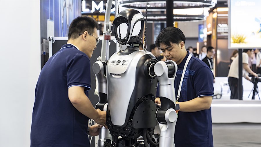 Ratusan startup robotika telah berakar setelah dukungan Presiden Xi Jinping terhadap sektor ini dan banyaknya insentif. (Qilai Shen/Bloomberg)
