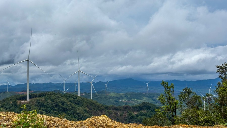 Proyek Pembangkit Listrik Tenaga Angin Monsun di Dak Cheung, Laos, pada bulan Juni. Fotografer: Kanupriya Kapoor/Bloomberg
