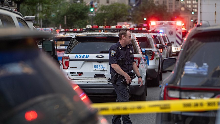 Pihak berwenang mengidentifikasi pelaku penembakan bernama Shane Tamura, pria berusia 27 tahun asal Nevada. (Victor J. Blue/Bloomberg)