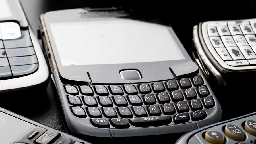 Ponsel Blackberry (Envato)