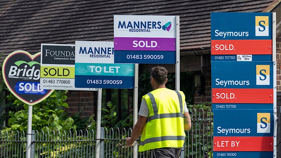 Hal ini menambah bukti bahwa permintaan mulai stabil setelah terguncang oleh kenaikan pajak properti. (Jason Alden/Bloomberg