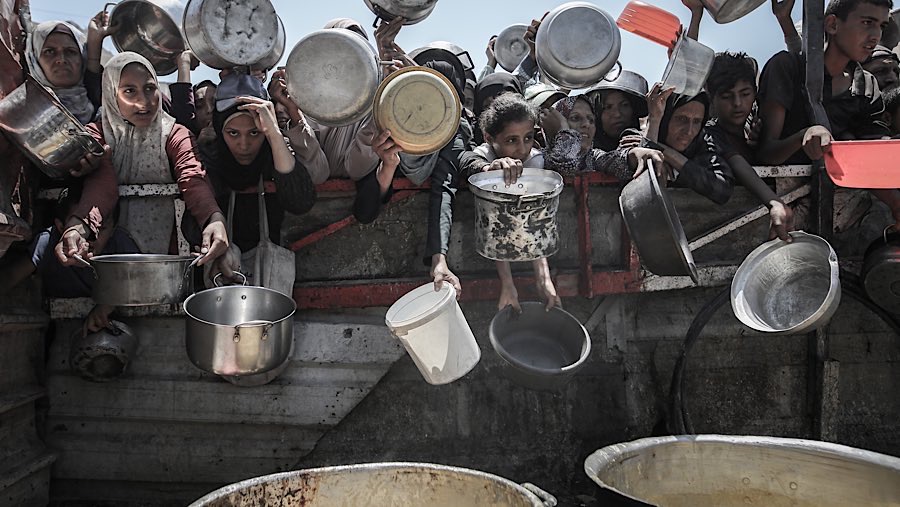 Lebih dari 500.000 orang — hampir seperempat populasi — hidup dalam kondisi seperti kelaparan, dan tingkat malnutrisi akut. (Ahmad Salem/Bloomberg)