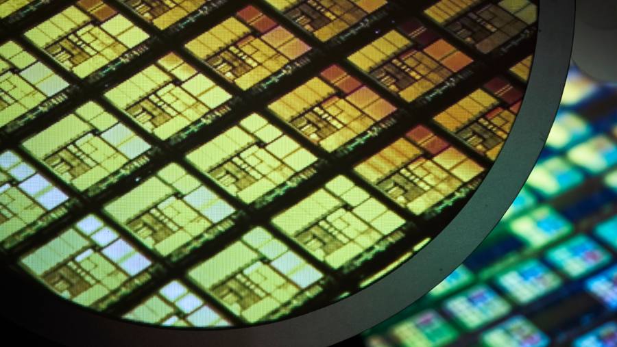 Ilustrasi chip performa tinggi dari TSMC. (Bloomberg)