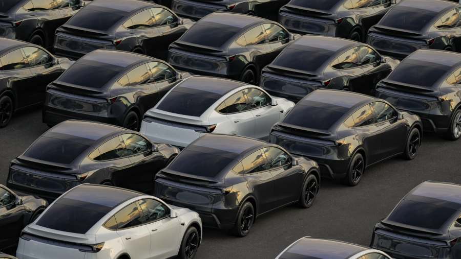 Mobil listrik Tesla. (Bloomberg)