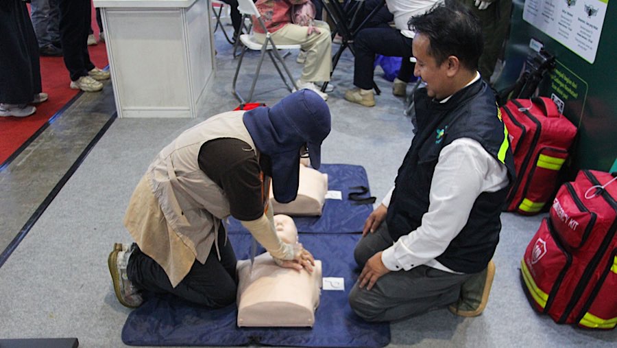 Pada pameran ini juga diberikan pengenalan layanan medis darurat, hingga pelatihan dan simulasi tanggap darurat (Bloomberg Technoz/Andrean Kristianto)