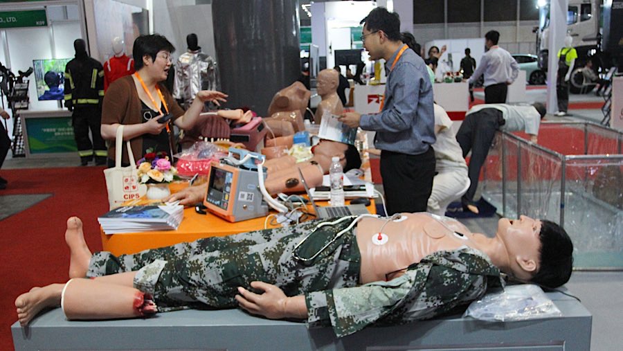 Pameran Emergency Disaster Reduction & Rescue Expo (EDRR) 2025 di JIExpo Kemayoran, Rabu (13/8/2025). (Bloomberg Technoz/Andrean Kristianto)