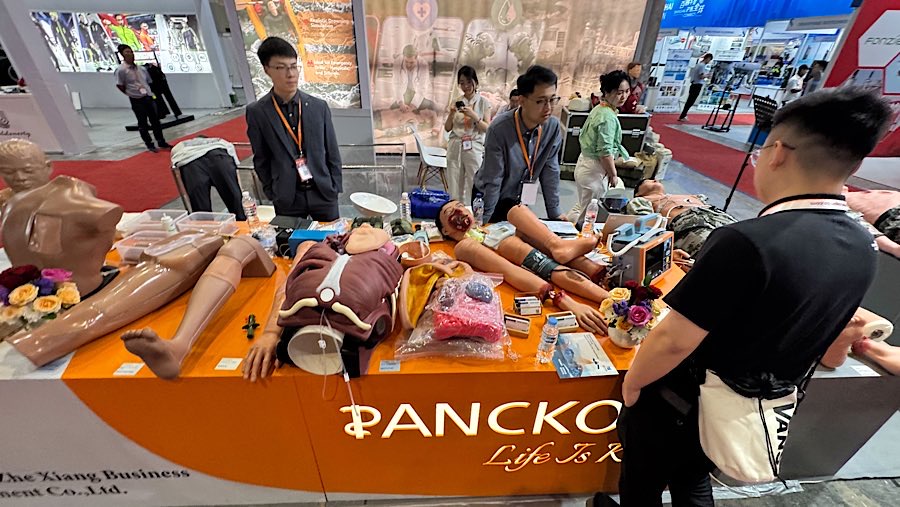 Pameran Emergency Disaster Reduction & Rescue Expo (EDRR) 2025 di JIExpo Kemayoran, Rabu (13/8/2025). (Bloomberg Technoz/Andrean Kristianto)