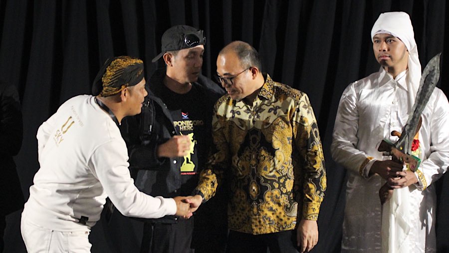 Acara gala premiere ini dihadiri oleh 3 Wakil Menteri yang memberikan dukungan penuh terhadap hadirnya film edukasi ini. (Bloomberg Technoz/Andrean K)