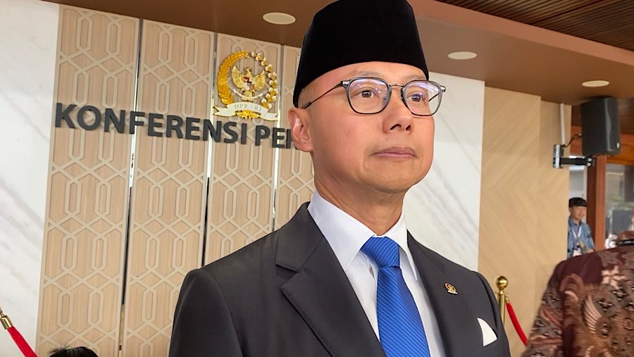Wakil Ketua MPR Eddy Soeparno usai sidang tahunan MPR di Gedung DPR/MPR, Jumat (15/8/2025). (Bloomberg Technoz/Dovana Hasiana)