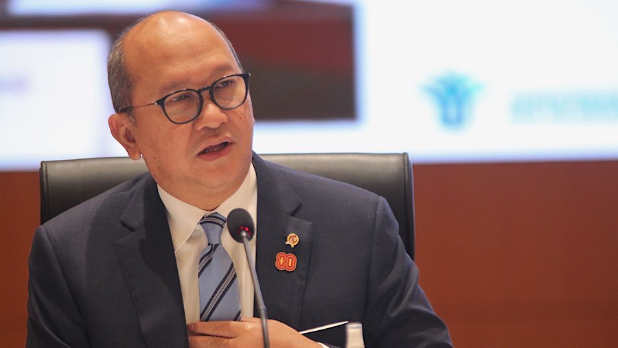 Menteri Investasi dan Kepala BKPM, Rosan Perkasa saat konfrensi Pers RAPBN dan Nota Keuangan di Jakarta, Jumat (15/8/2025). (Bloomberg Technoz/Andre)