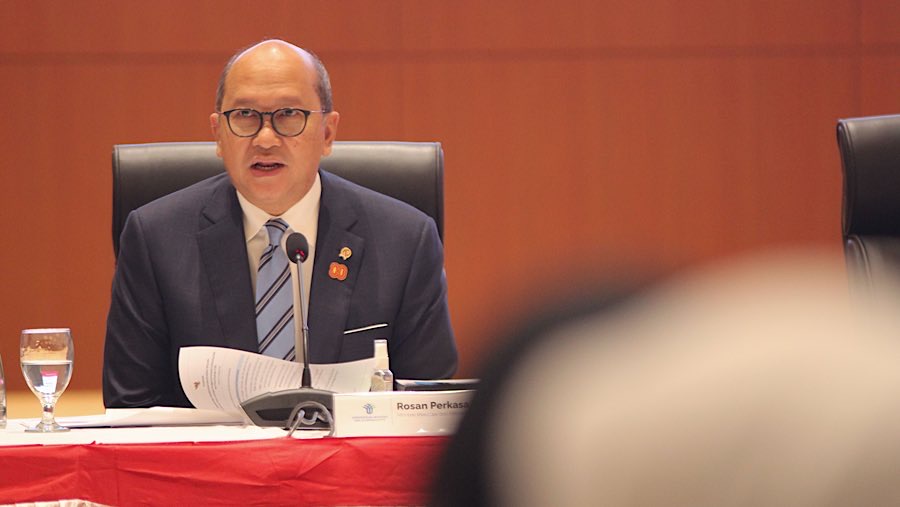 Menteri Investasi dan Kepala BKPM, Rosan Perkasa saat konfrensi Pers RAPBN dan Nota Keuangan di Jakarta, Jumat (15/8/2025). (Bloomberg Technoz/Andre)