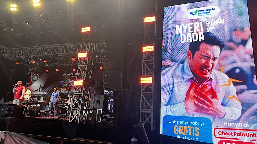 Acara ini diselenggarakan di Gandhi Memorial International School (GMIS), Kemayoran, Jakarta Utara, berkolaborasi dengan Kedutaan Besar India