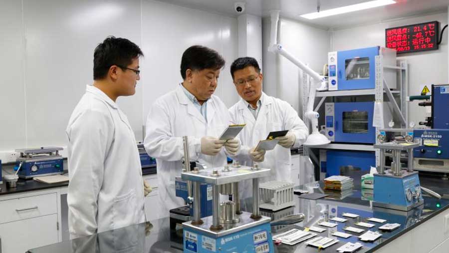 Fasilitas penelitian di laboratorius Universitas Tianjin. (Xinhua)