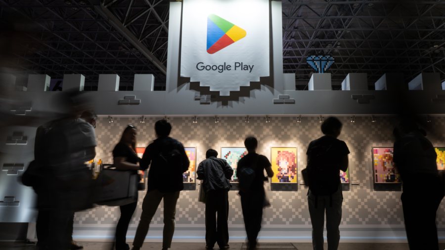 Google Play Store. (Bloomberg)
