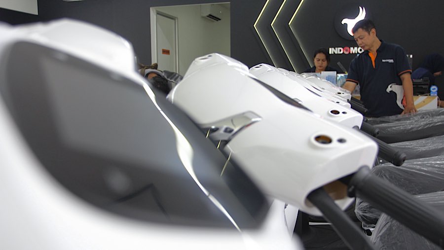Sebelumnya, Pemerintah akan melanjutkan insentif Rp7 juta untuk motor listrik pada 2025. (Bloomberg Technoz/Andrean Kristianto)