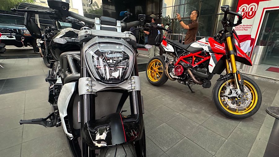 OTT tersebut turut menjerat Wakil Menteri Ketenagakerjaan Immanuel Ebenezer. (Bloomberg Technoz/Andrean Kristianto)