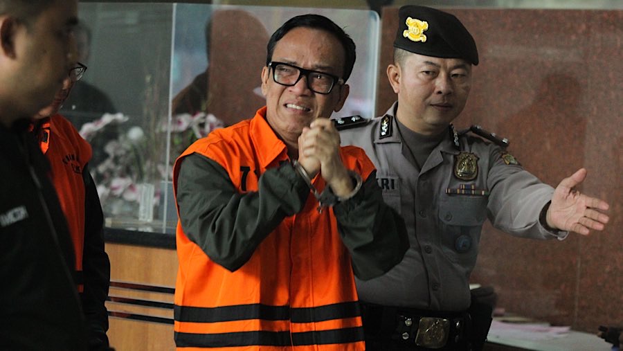 Wamenaker, Immanuel Ebenezer salah satu tersangka pemerasan pengurusan sertifikasi K3 dihadirkan di KPK, Jumat (22/8/2025). (Bloomberg Technoz/Andre)