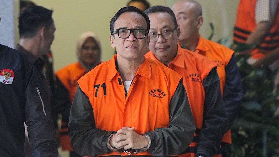 Wamenaker, Immanuel Ebenezer salah satu tersangka pemerasan pengurusan sertifikasi K3 dihadirkan di KPK, Jumat (22/8/2025). (Bloomberg Technoz/Andre)