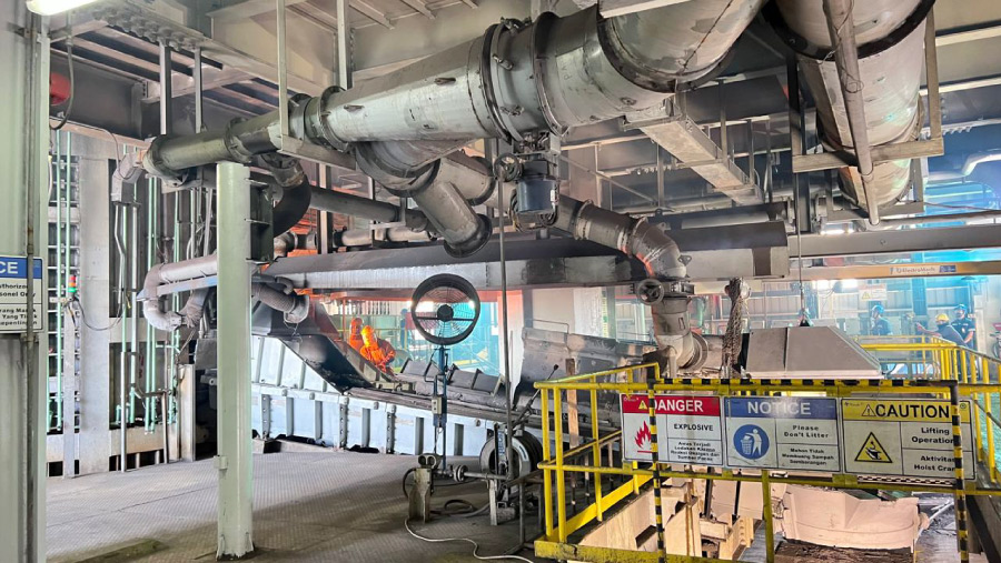 Smelter Top Submerge Lance (TSL) Ausmelt Furnace PT Timah Tbk. di Bangka Barat. (Bloomberg Technoz/Mis Fransiska Dewi)