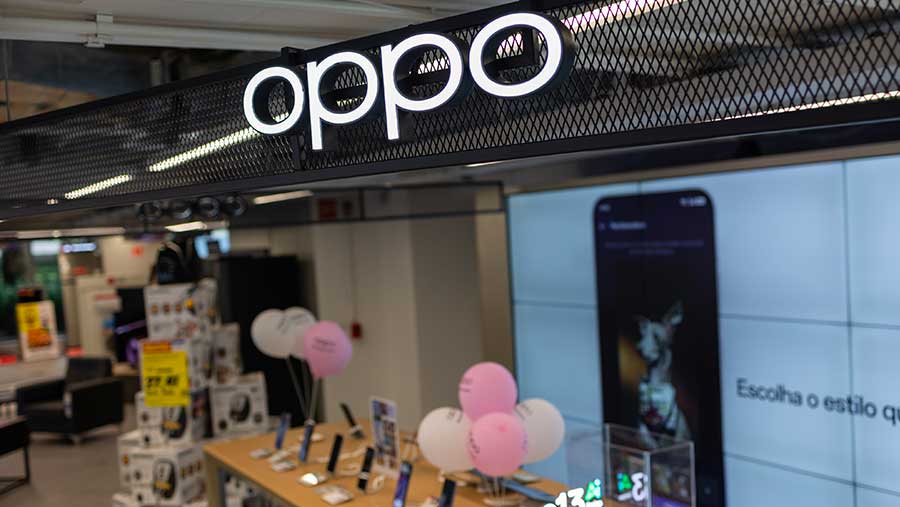 OPPO Smartphone (Bloomberg)