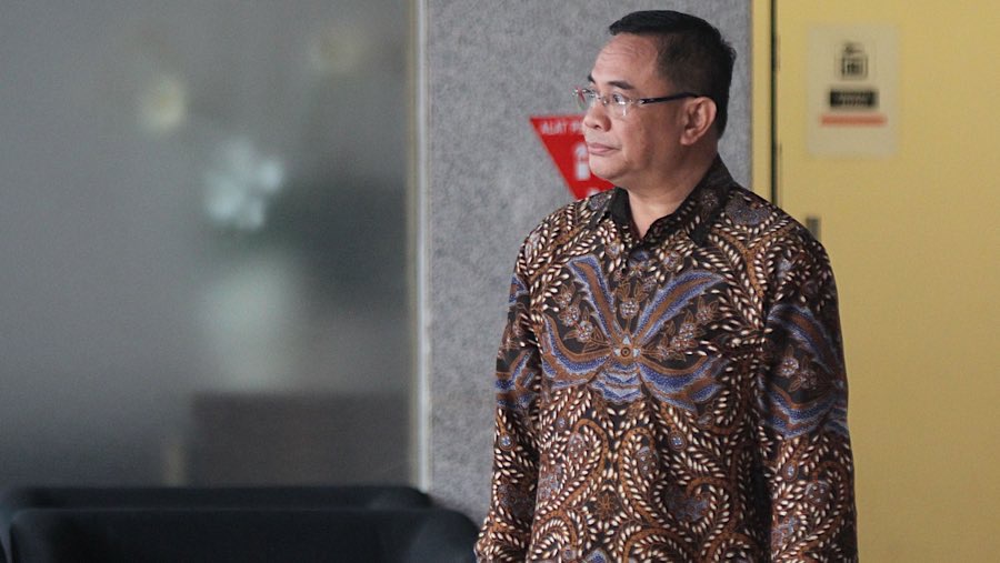 Bupati Pati Sudewo usai pemeriksaan terkait dugaan korupsi proyek kereta api di Gedung KPK, Rabu (27/8/2025). (Bloomberg Technoz/Andrean Kristianto)