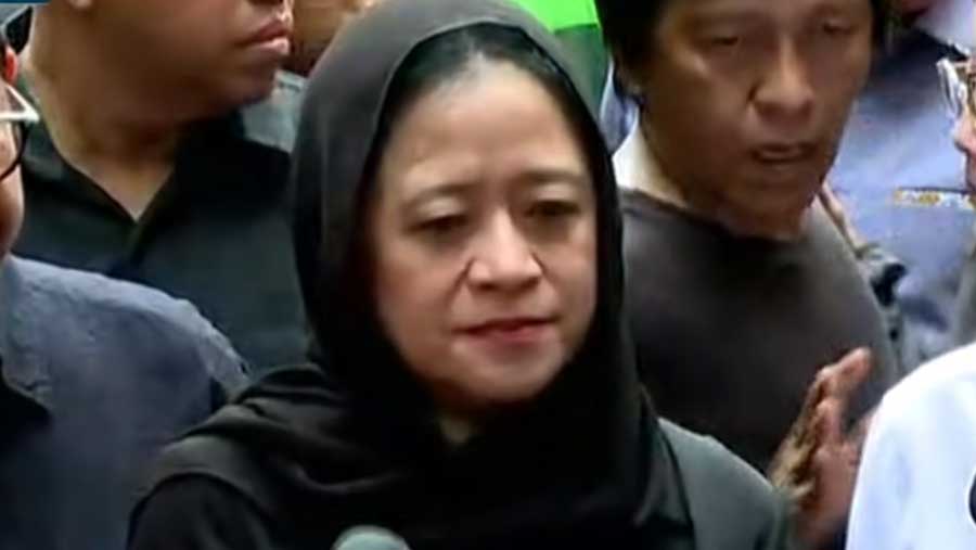 Puan Maharani dan Pramono Anung melayat di rumah duka Affan Kurniawan (Dok. Tangkapan layar YouTube KompasTV)