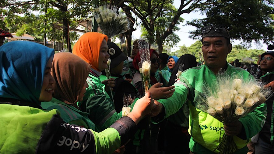 Aksi damai dilakukan usai aksi unjuk rasa yang telah menelan korban jiwa, termasuk Affan Kurniawan yang terlindas mobil taktis Brimob. 