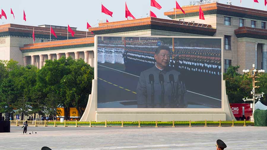 Presiden China Xi Jinping di Parade Militer Peringatan 80 Tahun Berakhirnya Perang Dunia II di Beijing (3/9/2025). (Qilai Shen/Bloomberg)