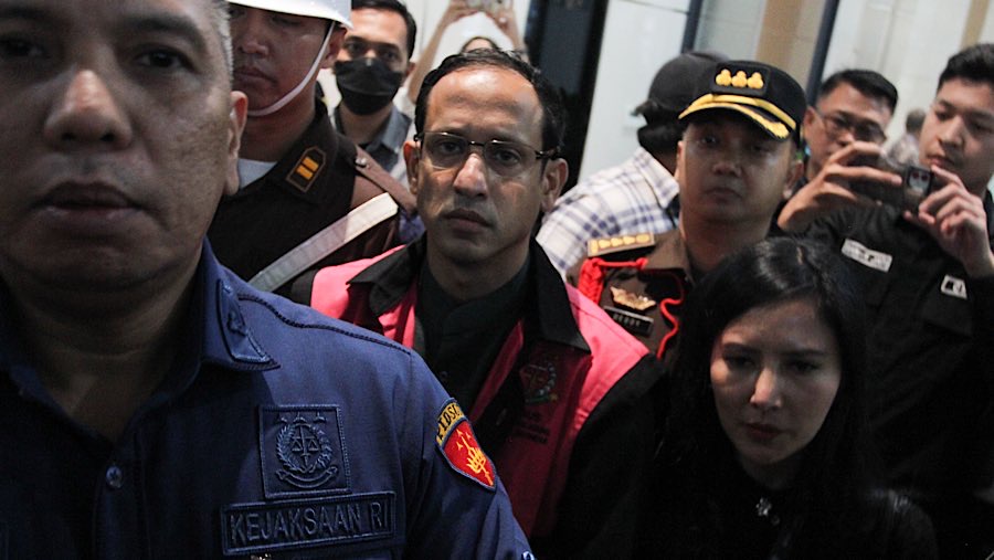 Mendikbudristek 2019-2024, Nadiem Makarim ditetapkan tersangka di Kejagung, Jumat (4/92025). (Bloomberg Technoz/Andrean K)