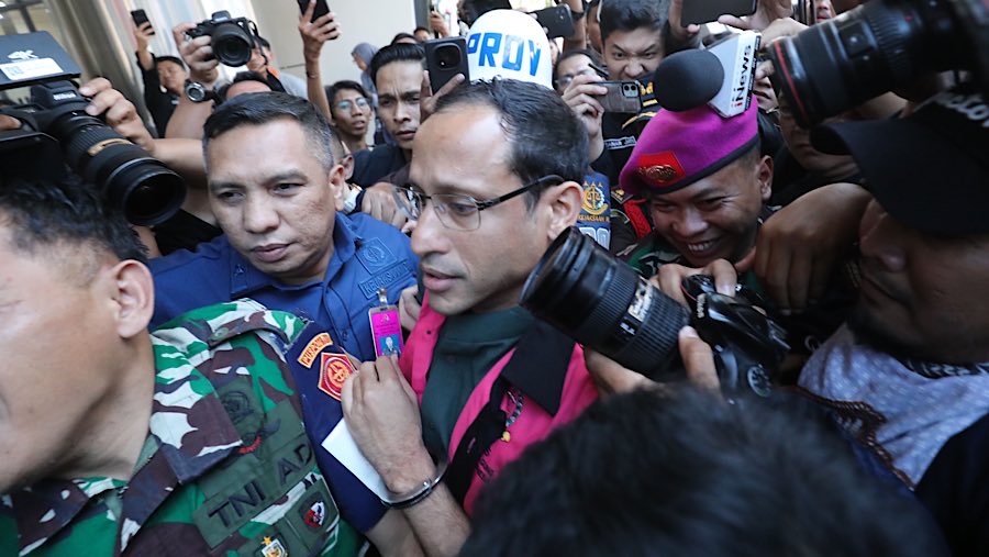 Mendikbudristek 2019-2024, Nadiem Makarim ditetapkan tersangka di Kejagung, Jumat (4/92025). (Bloomberg Technoz/Andrean K)