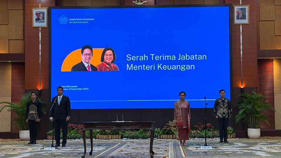 Serah Terima Jabatan Menkeu dari Sri Mulyani ke Purbaya Yudhi Sadewa. (Bloomberg Technoz/Andrean K)