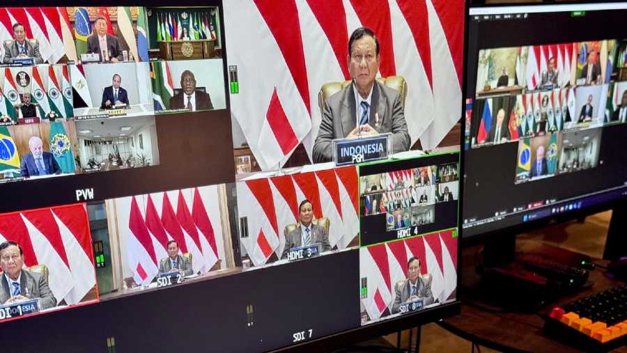 Prabowo ikut serta dalam BRICS Leaders Virtual Meeting dari kediamannya di Kertanegara, Senin (8/9/2025). (Biro Pers Sekretariat Presiden)