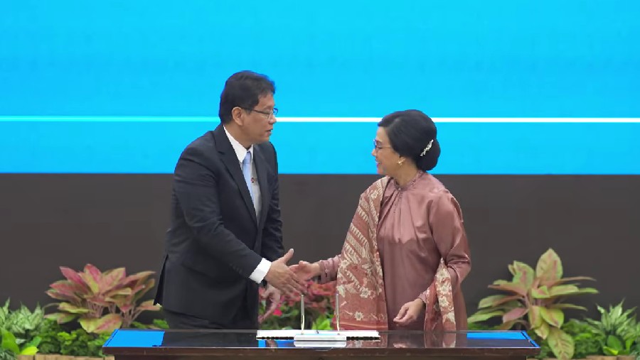 Serang Terima Jabatan Menkeu dari Sri Mulyani ke Purbaya Yudhi Sadewa. (Tangkapan layar/Youtube Kemenkeu)	
