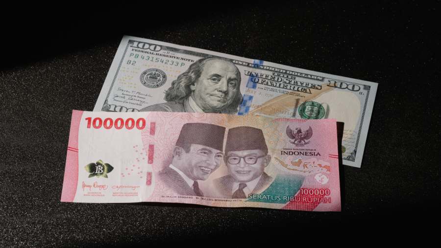 Ilustrasi kurs dolar AS terhadap rupiah. (Bloomberg)
