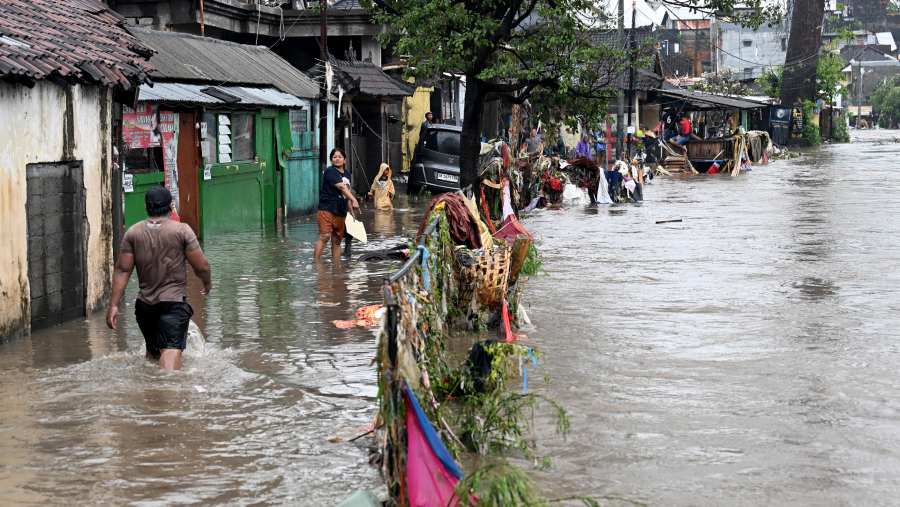 Dampak banjir di Pulau Bali, genangan terjadi di sejumlah jalan di Jembrana, Gianyar, Tabanan, Klungkung dan Denpasar. (Bloomberg)