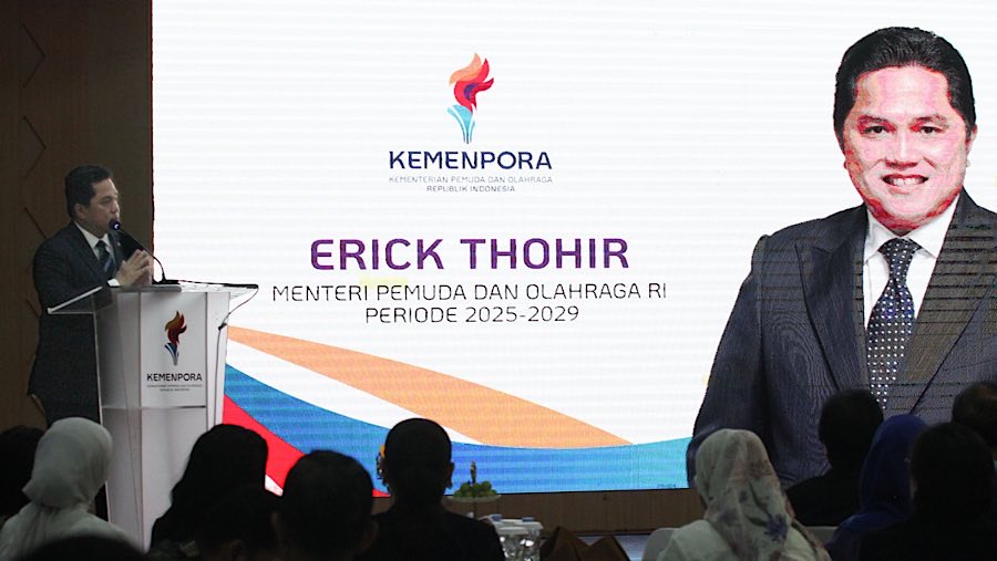 Menpora Erick Thohir saat acara sertijab di Kantor Kemenpora, Jakarta, Kamis (18/9/2025). (Bloomberg Technoz/Andrean Kristianto)