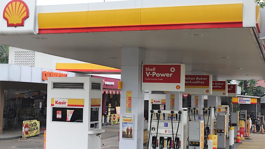 Suasana sepi SPBU saat stok BBM kosong di SPBU Shell Bintaro Utown, Ciputat, Tangerang Selatan, Kamis (18/9/2025). (Bloomberg Technoz/Andrean K)