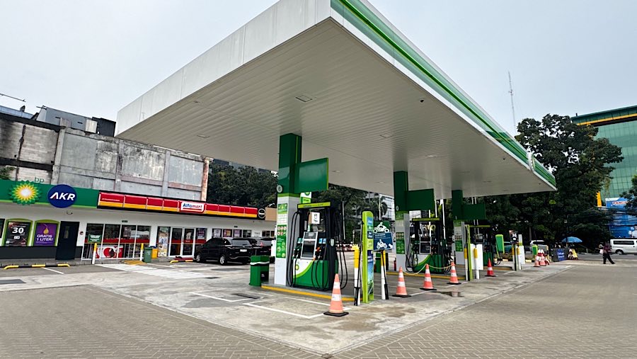 Suasana sepi SPBU saat stok BBM kosong di SPBU BP-AKR Perdatam Pancoran, Jakarta, Kamis (18/9/2025). (Bloomberg Technoz/Andrean Kristianto)