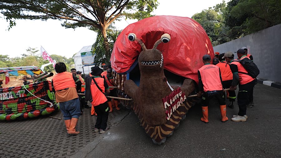 Perahu-perahu tersebut tetap dirancang agar dapat berfungsi optimal di atas air yang nantinya akan dipasangi mesin tempel.