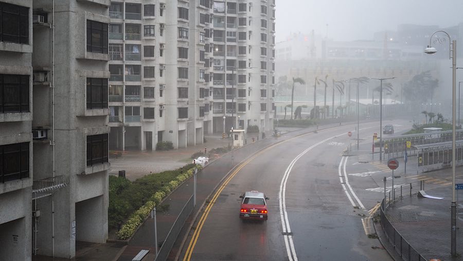 Topan Super Ragasa diperkirakan akan melintasi pesisir selatan China pada Rabu (24/9/2025) malam. (Justin Chin/Bloomberg)