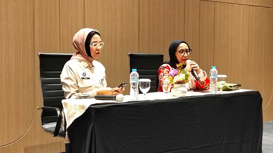 Wakil BGN (sebelah kanan), Nanik S Deyang, Artotel, Kota Wisata, Bogor, Jawa Barat Kamis (25/9) (Bloomberg Technoz/Dinda Decembria)