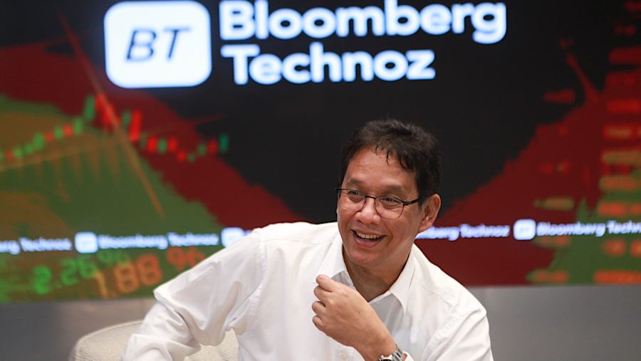 Menteri Keuangan Purbaya Yudhi Sadewa saat wawancara di Kantor Bloomberg Technoz, Jakarta, Selasa (30/9/2025). (Bloomberg Technoz/ Andrean Kristianto)