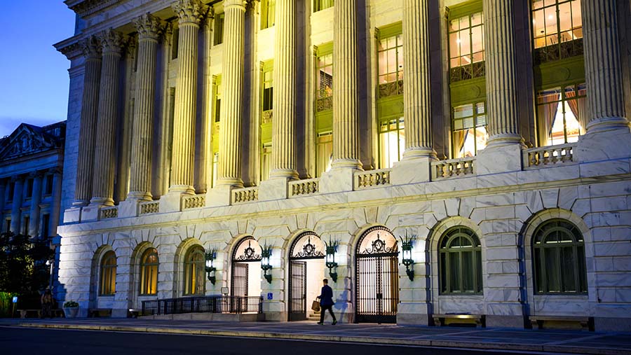 Presiden AS Donald Trump juga mengancam akan memanfaatkan penutupan ini untuk memecat pegawai federal secara permanen. (Pete Kiehart/Bloomberg)