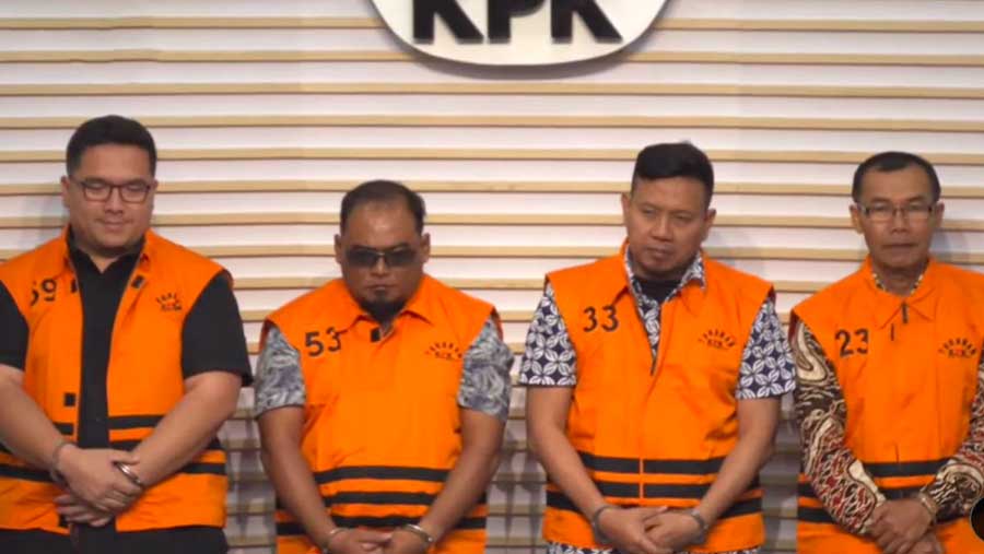 KPK menahan 4 dari 21 tersangka kasus korupsi dana Pokja APBD Jawa Timur. (Dok. Youtube KPK RI)