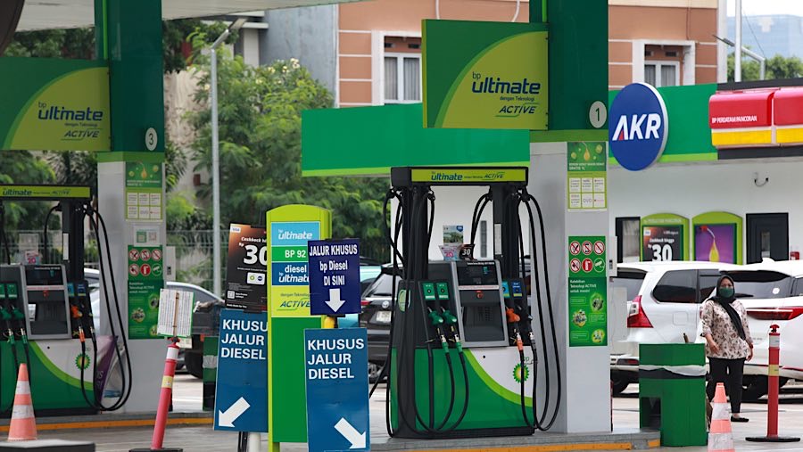 Suasana sepi saat stok BBM kosong di SPBU BP-AKR Perdatam, Jakarta, Jumat  (3/10/2025). (Bloomberg Technoz/Andrean Kristianto)