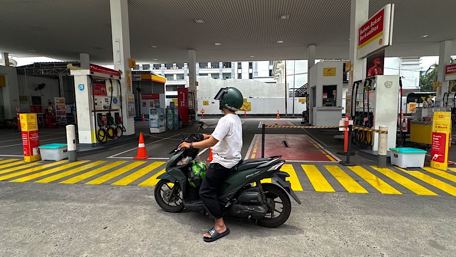 Rata-rata BBM dari SPBU Swasta yang tersedia hanya jenis diesel. (Bloomberg Technoz/Andrean Kristianto)